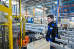Глава Ленинского округа Станислав Каторов познакомился с производством АО «Газдевайс»