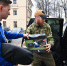 Молодогвардейцы Ленинского округа приняли участие в погрузке гуманитарной помощи для наших военнослужащих. - VidnoeInform.Ru